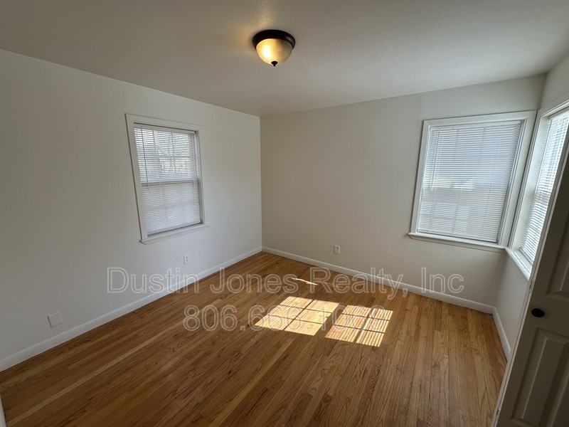 1516 37th St - Photo 2 of 6