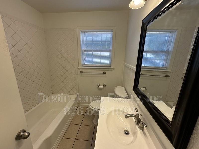 1516 37th St - Photo 3 of 6