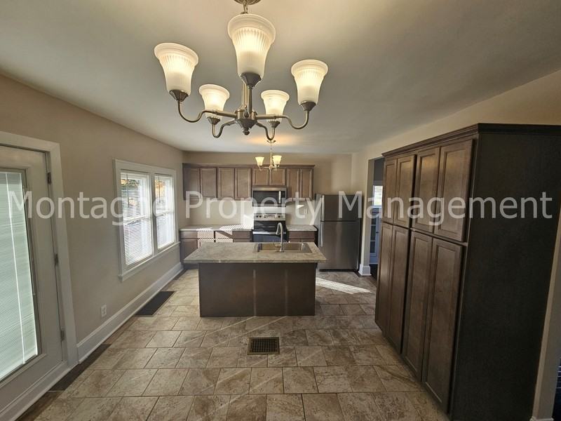 5381 Madison Pike - Photo 2 of 11