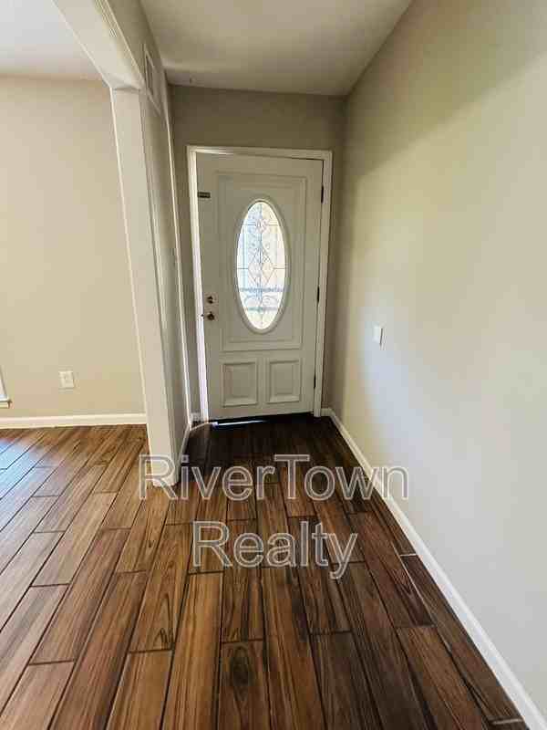 5392 Elmhurst Avenue - Photo 2 of 20