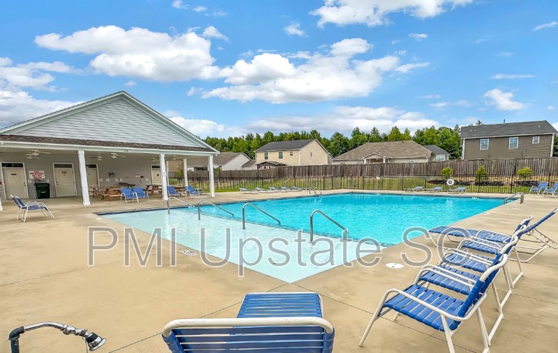 743 Fountainbrook Ln - Photo 3 of 28