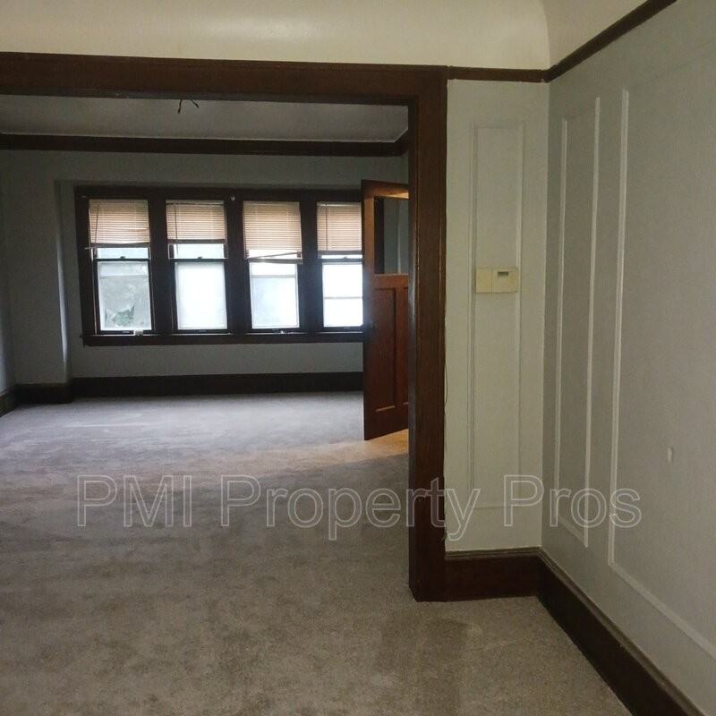 2604 N 50th St - Photo 5 of 8