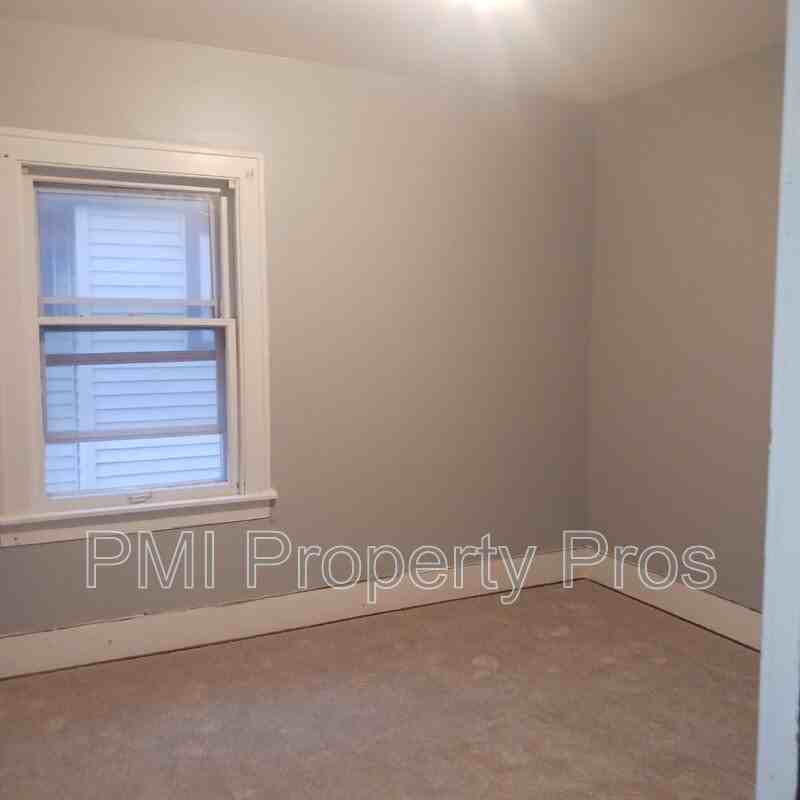 2604 N 50th St - Photo 7 of 8