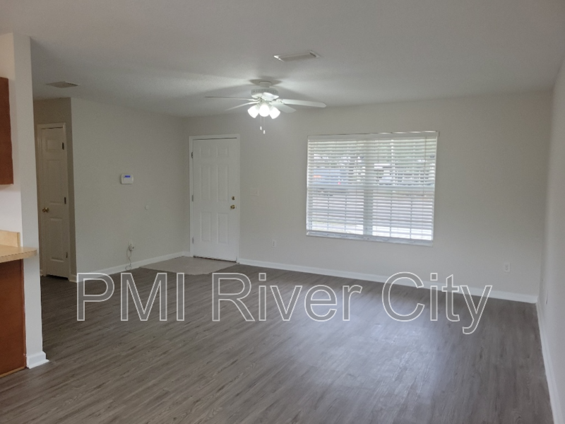 1390 Old Middleburg Road - Photo 5 of 32