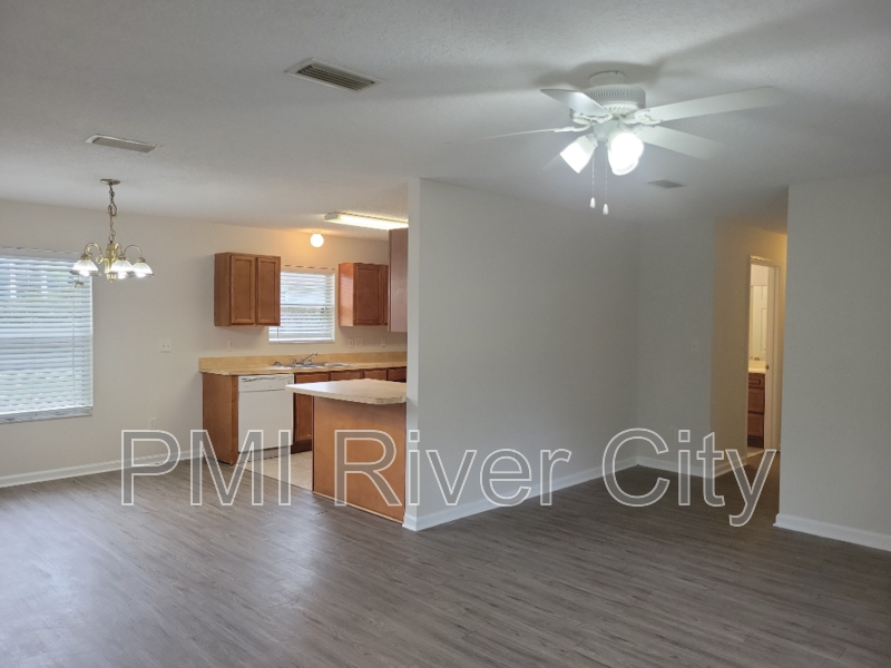 1390 Old Middleburg Road - Photo 7 of 32