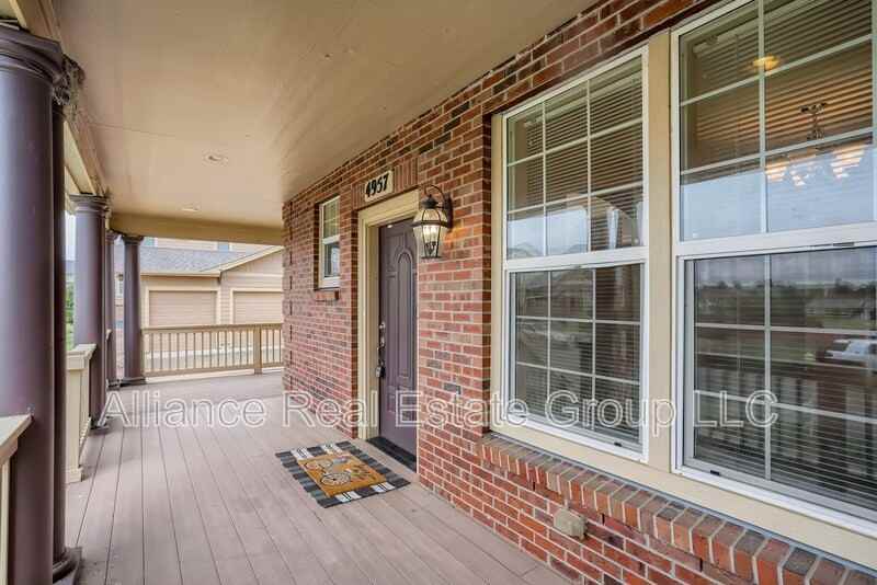 4957 S Addison Way - Photo 4 of 17