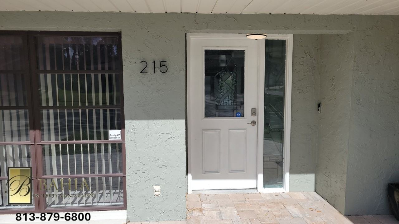 215 Meadowcross Dr - Photo 2 of 40