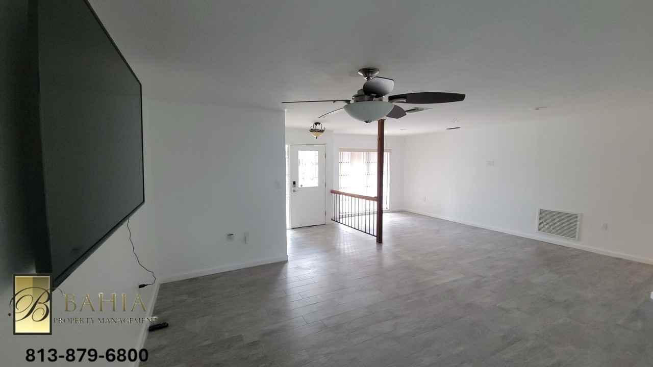 215 Meadowcross Dr - Photo 6 of 40