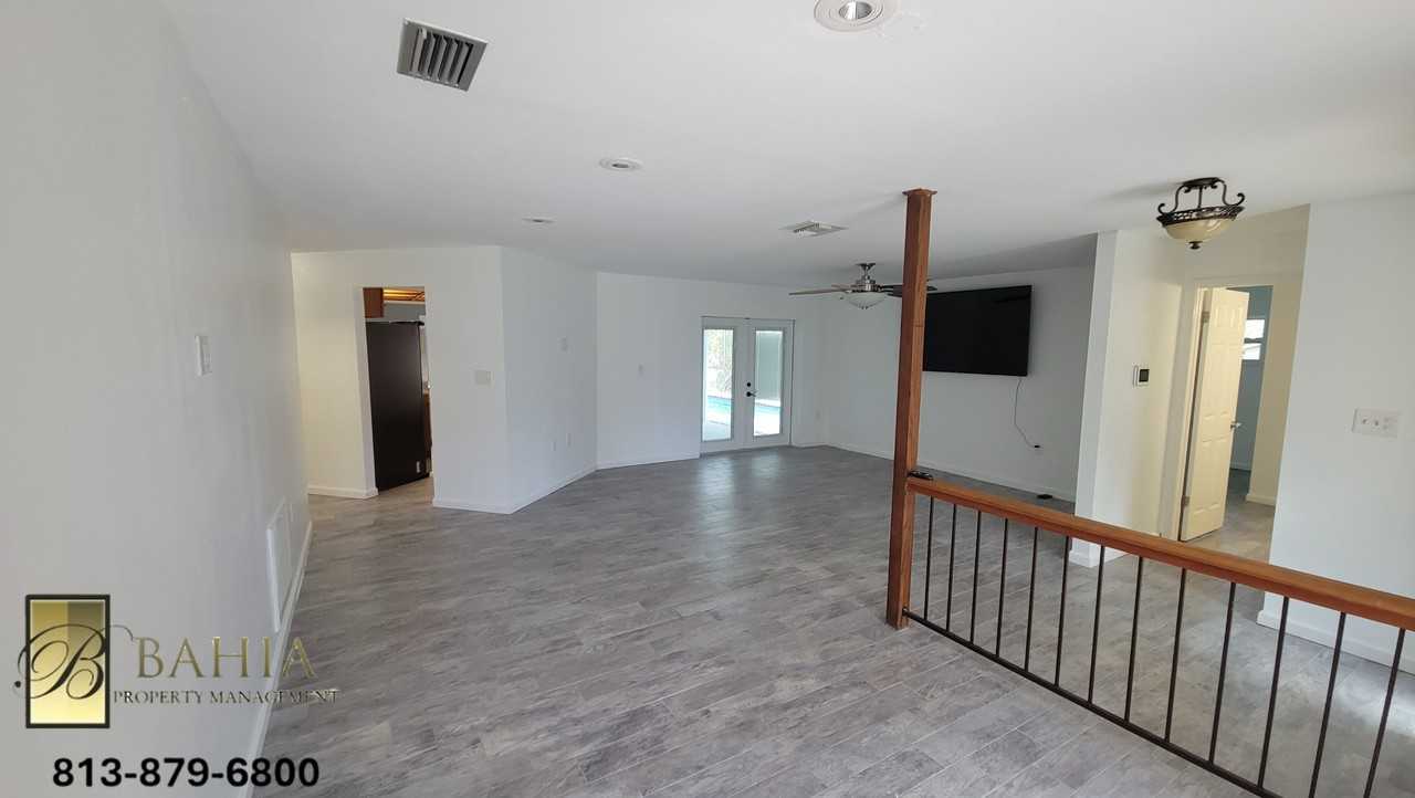 215 Meadowcross Dr - Photo 7 of 40