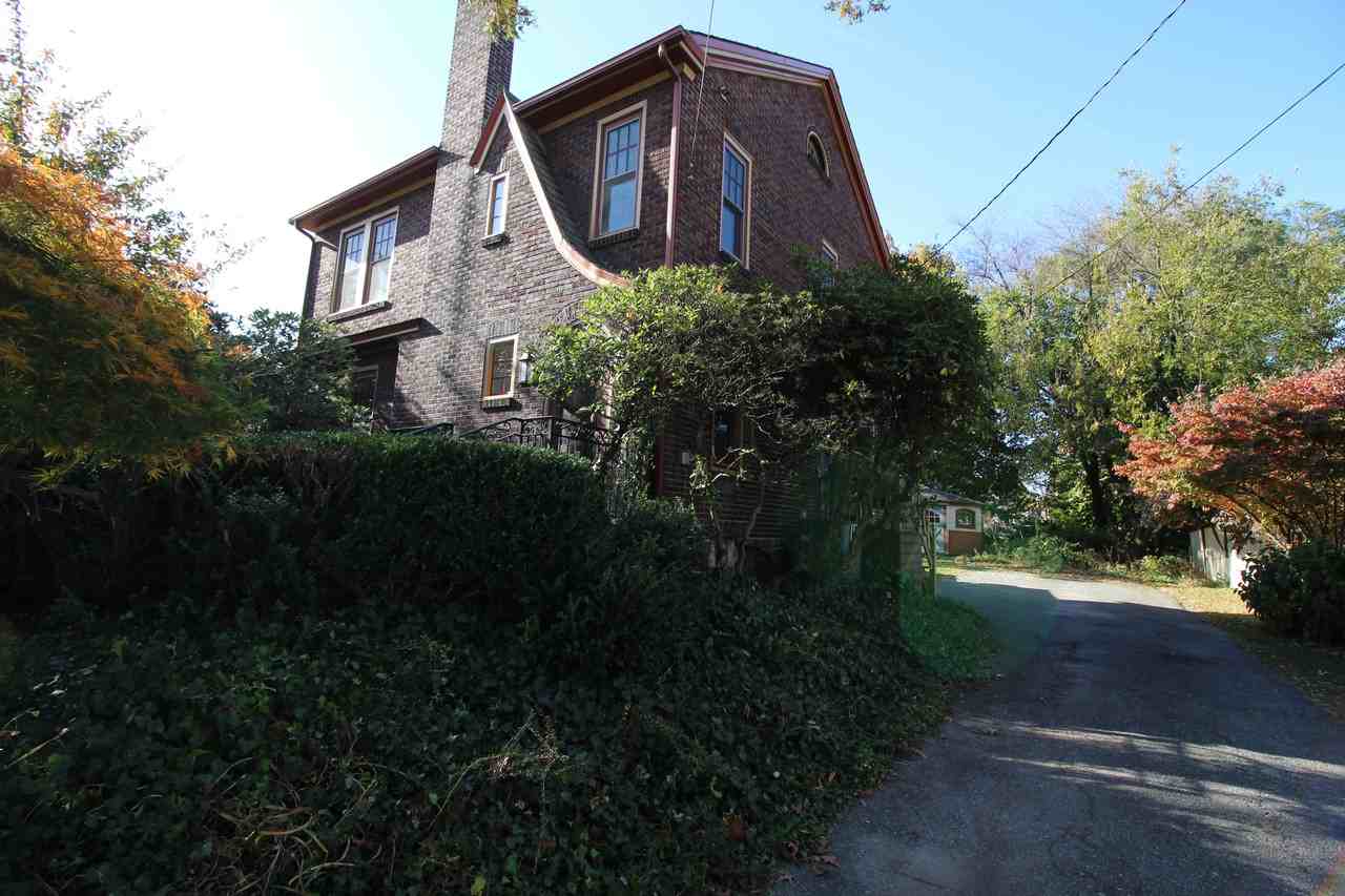 60 Union Ave - Photo 2 of 18