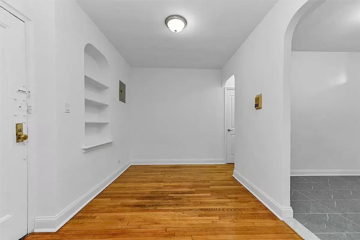 15501 90Th Ave - Photo 2 of 9