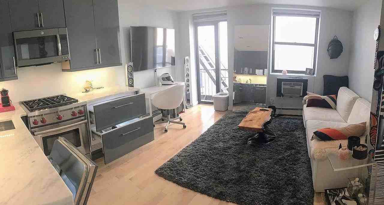 224 1St Ave - Photo 2 of 5