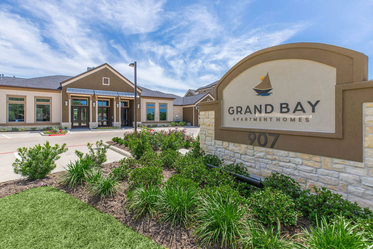 Welcome to Grand Bay Apartments! - Photo 4 of 20