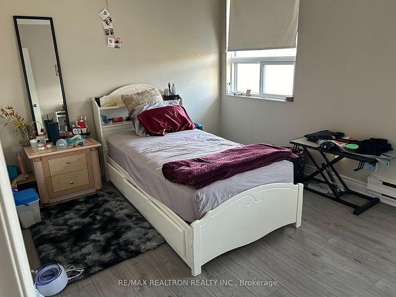 Danforth Avenue - Photo 5 of 11