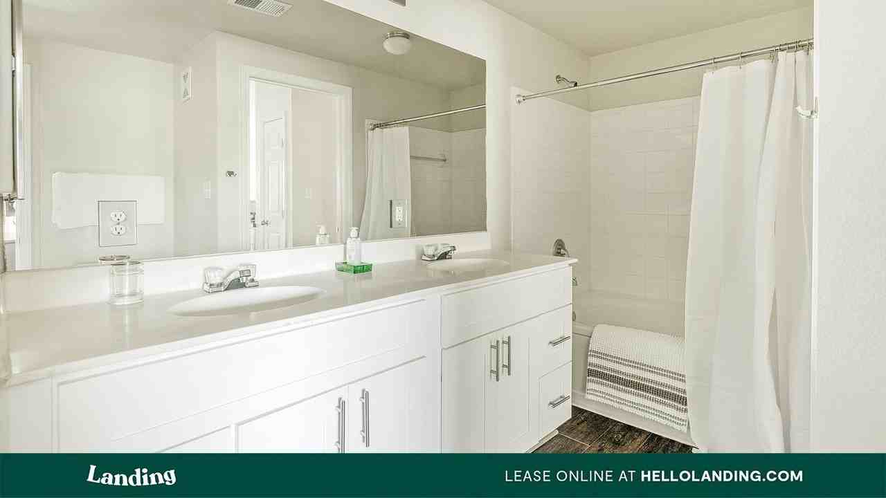 11144 Fuqua St - Photo 6 of 50
