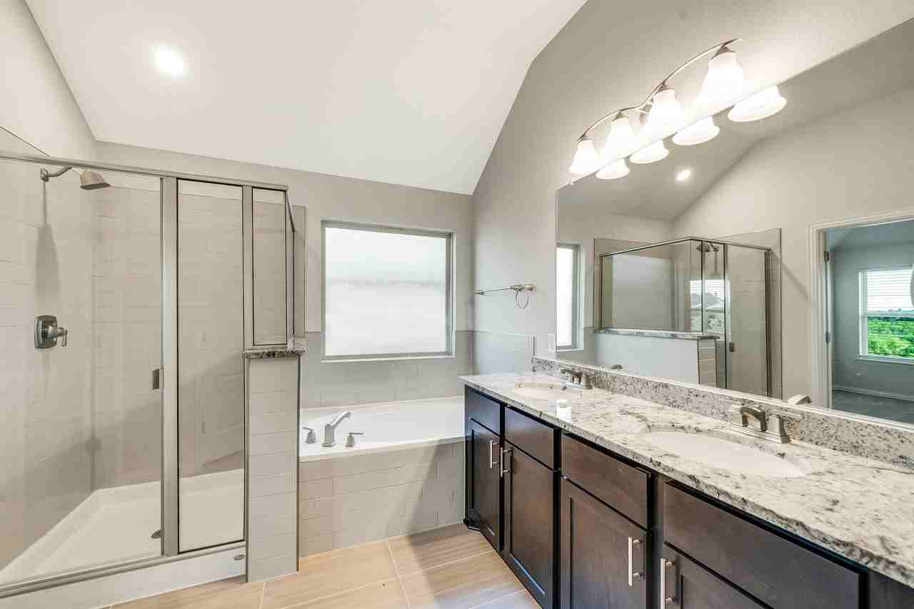 285 Biscayne Bay Bnd - Photo 2 of 50