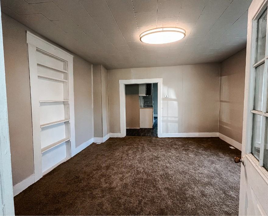 703 S Brotherton St - Photo 2 of 11