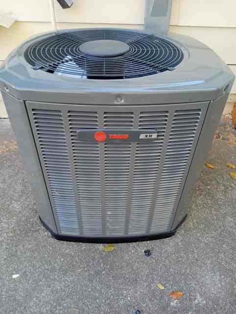 703 S Brotherton St - Photo 6 of 11