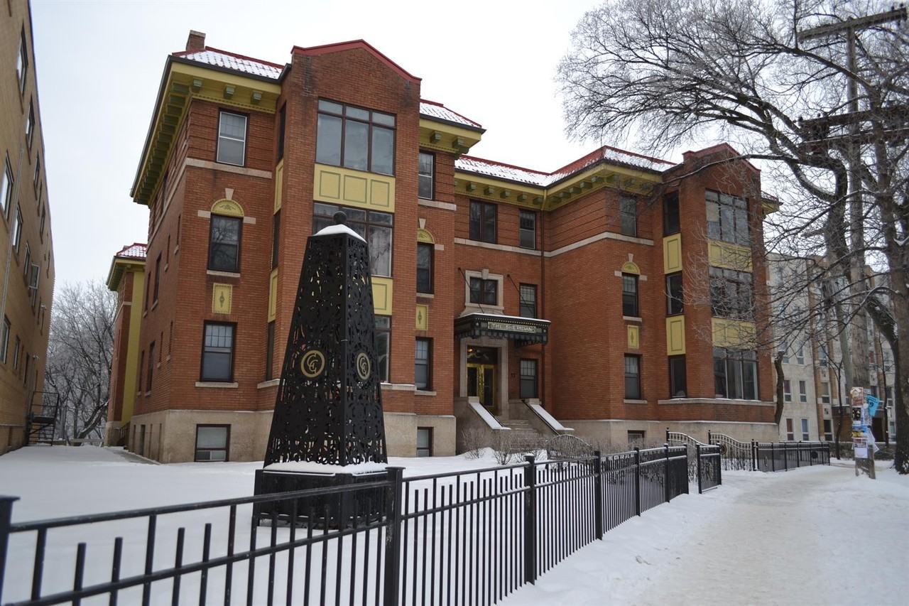 33 Balmoral Street - Photo 3 of 50