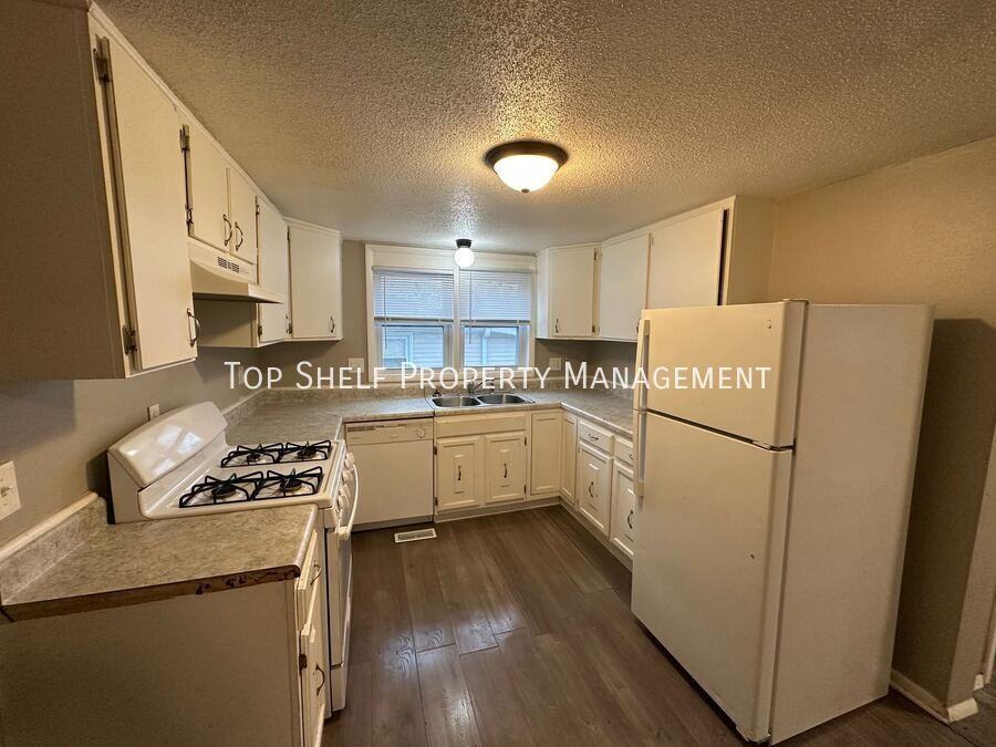 3114 4th St - Photo 3 of 9