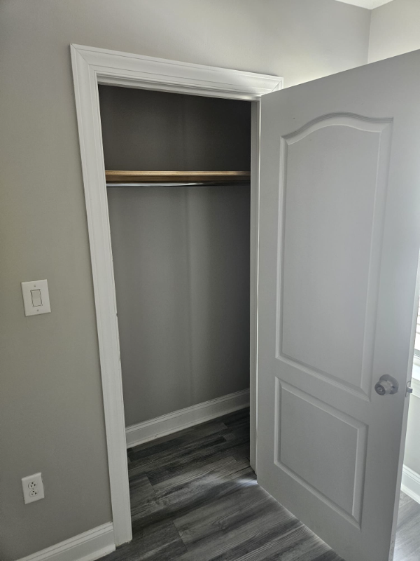 708 Noyes St #1 - Photo 2 of 15