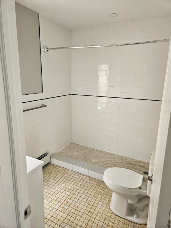 708 Noyes St #1 - Photo 4 of 15