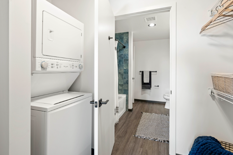 155 N Ashland Ave #523 - Photo 2 of 23