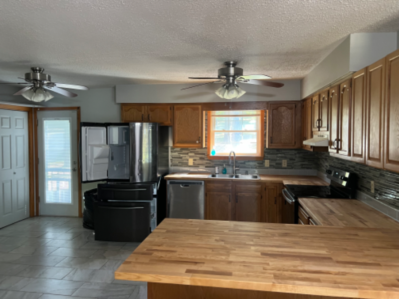 116 Douglas Dr - Photo 2 of 13