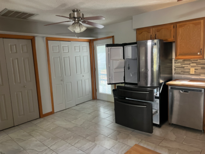 116 Douglas Dr - Photo 3 of 13