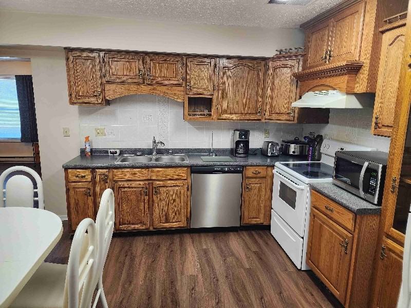 787 Palmetto Loop - Photo 3 of 16