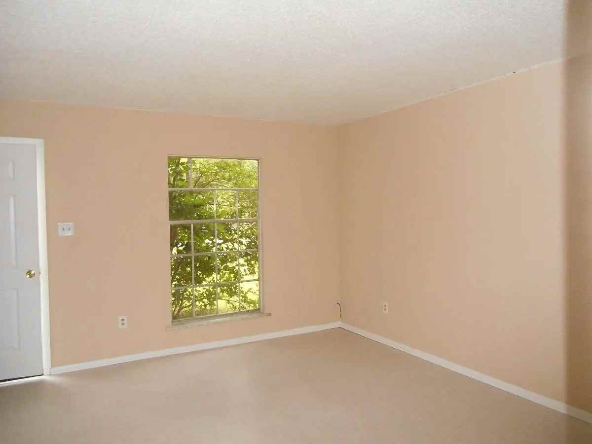 1037 Anderson Dr #NA - Photo 2 of 13