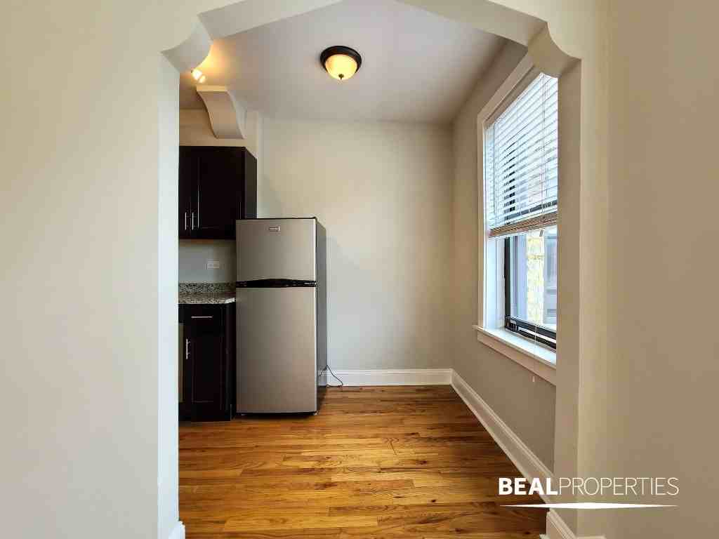 612 W Patterson Ave - Photo 2 of 9