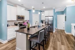 619 E Henry St #NA - Photo 1 of 1