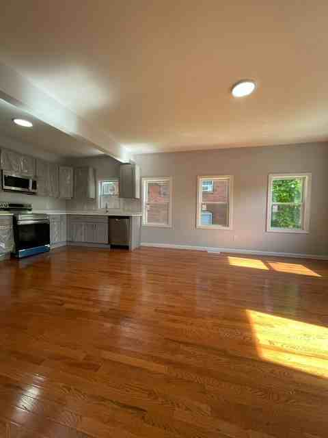109 Beacon St #1 - Photo 3 of 11