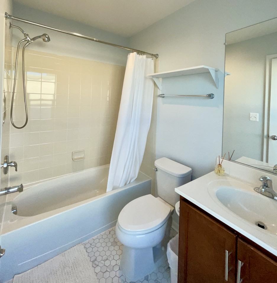 5705 45th Ave - Photo 4 of 24