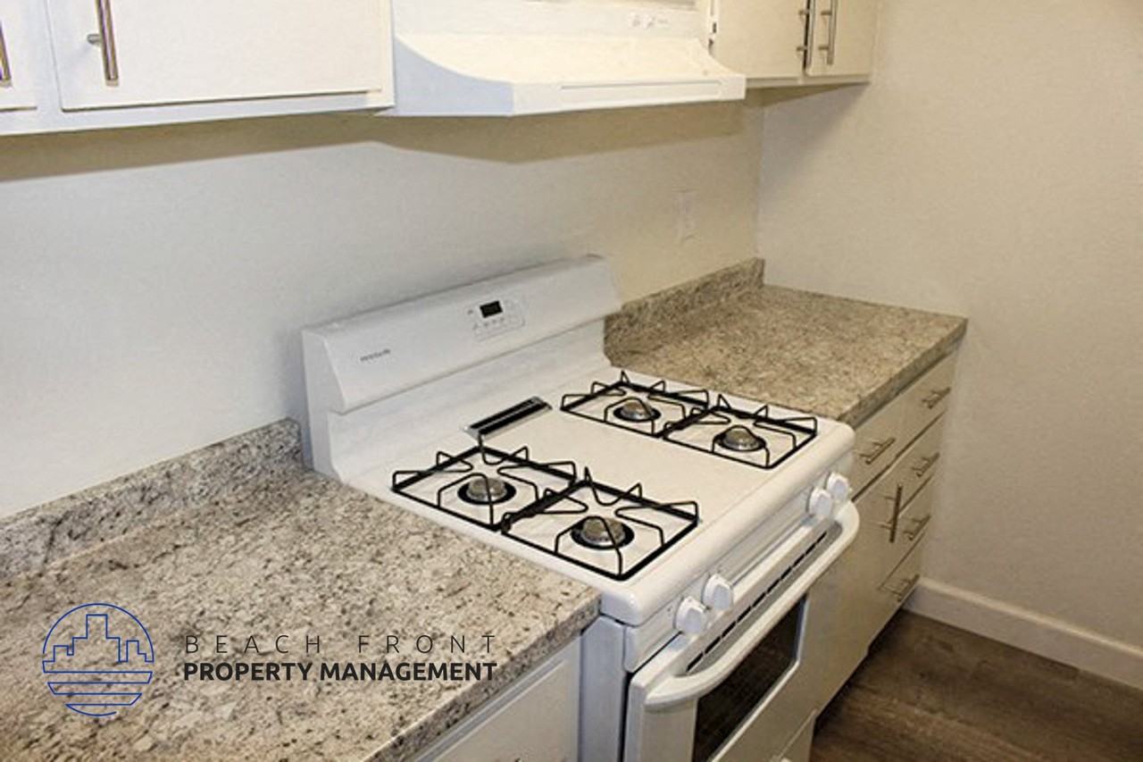 Amberwood Park Apartments - Photo 5 of 14