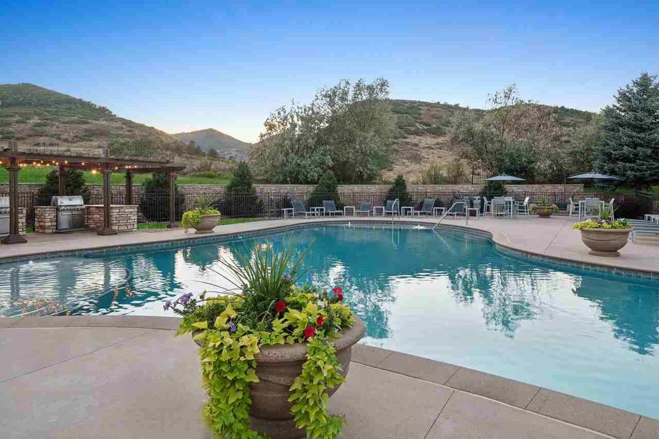 Dakota Ridge - Photo 4 of 36