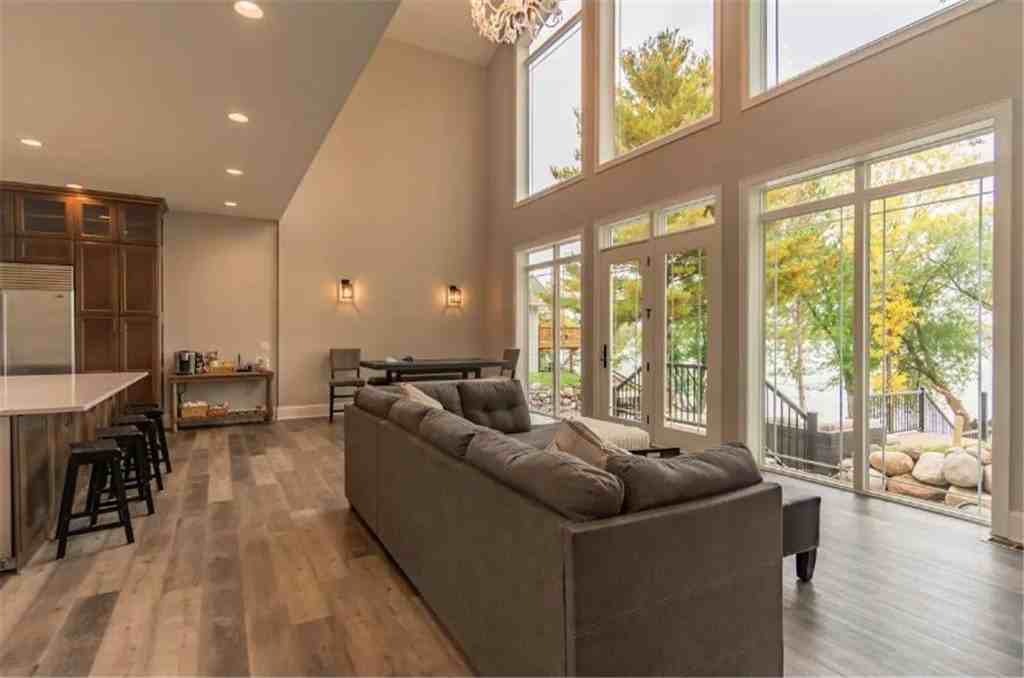 373 Acacia Way - Photo 2 of 22