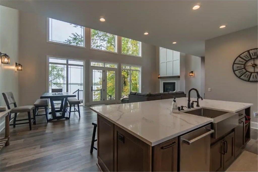 373 Acacia Way - Photo 3 of 22