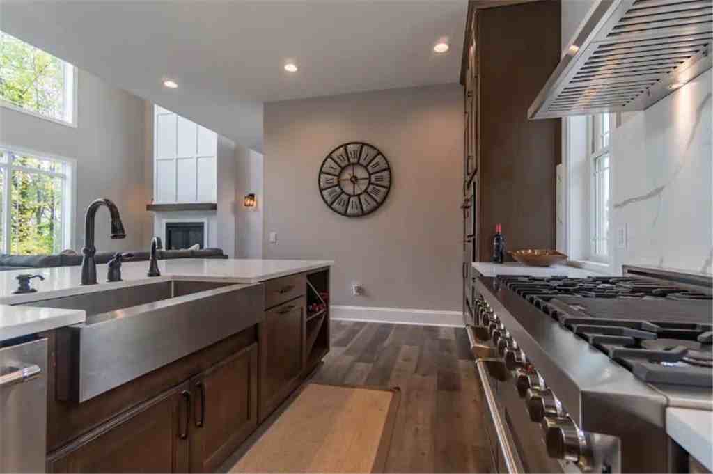 373 Acacia Way - Photo 6 of 22