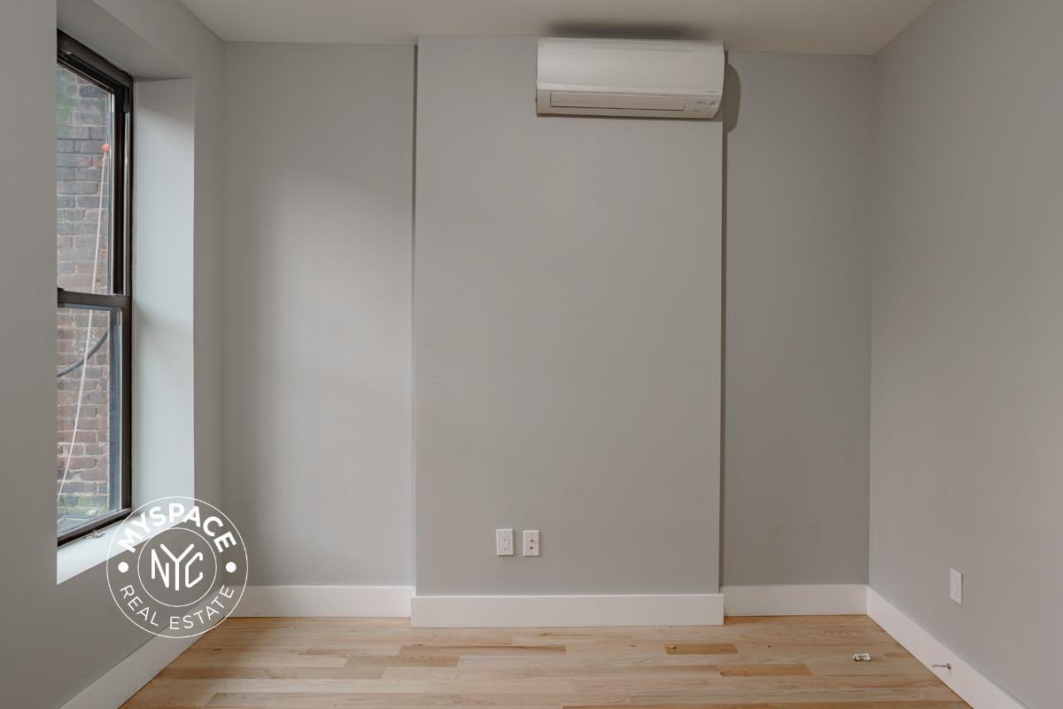 565 Saint Johns Pl #3R - Photo 4 of 6