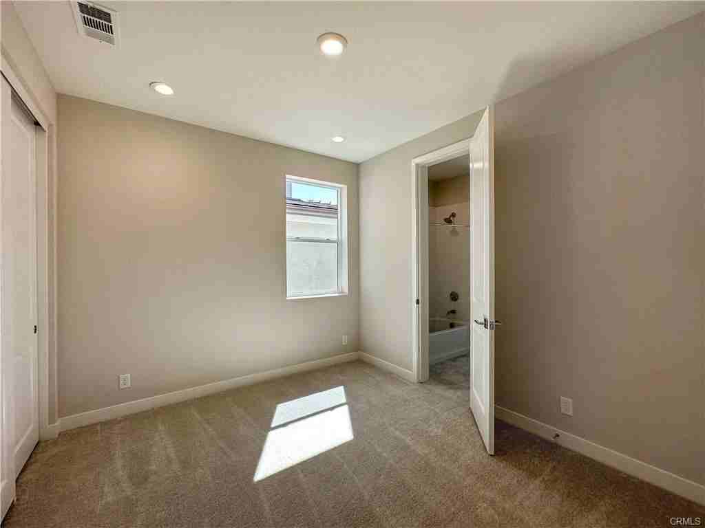 130 Tivoli Ln - Photo 2 of 8