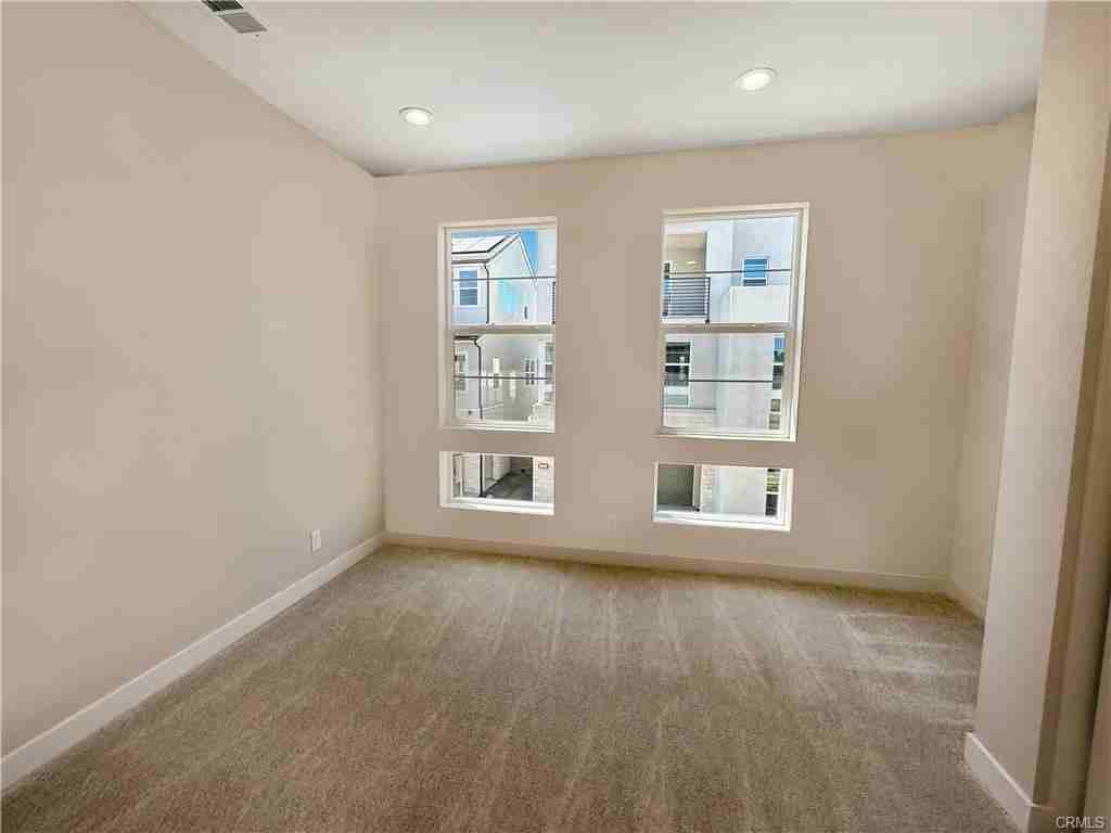 130 Tivoli Ln - Photo 3 of 8