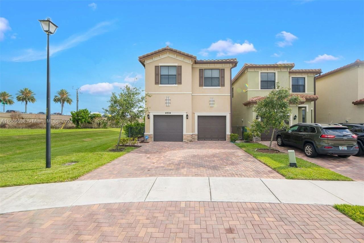 4804 Nw 56th Ct #1 - Photo 2 of 8