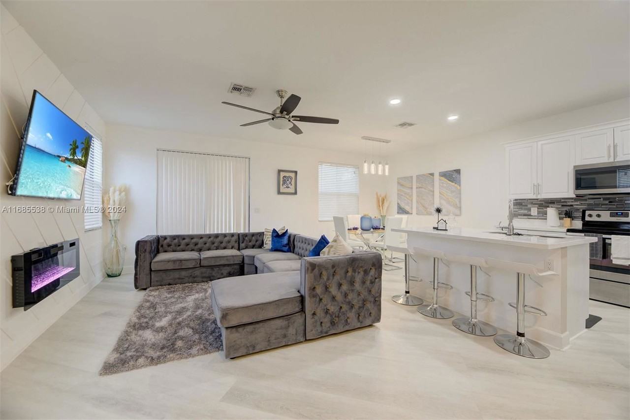 4804 Nw 56th Ct #1 - Photo 3 of 8