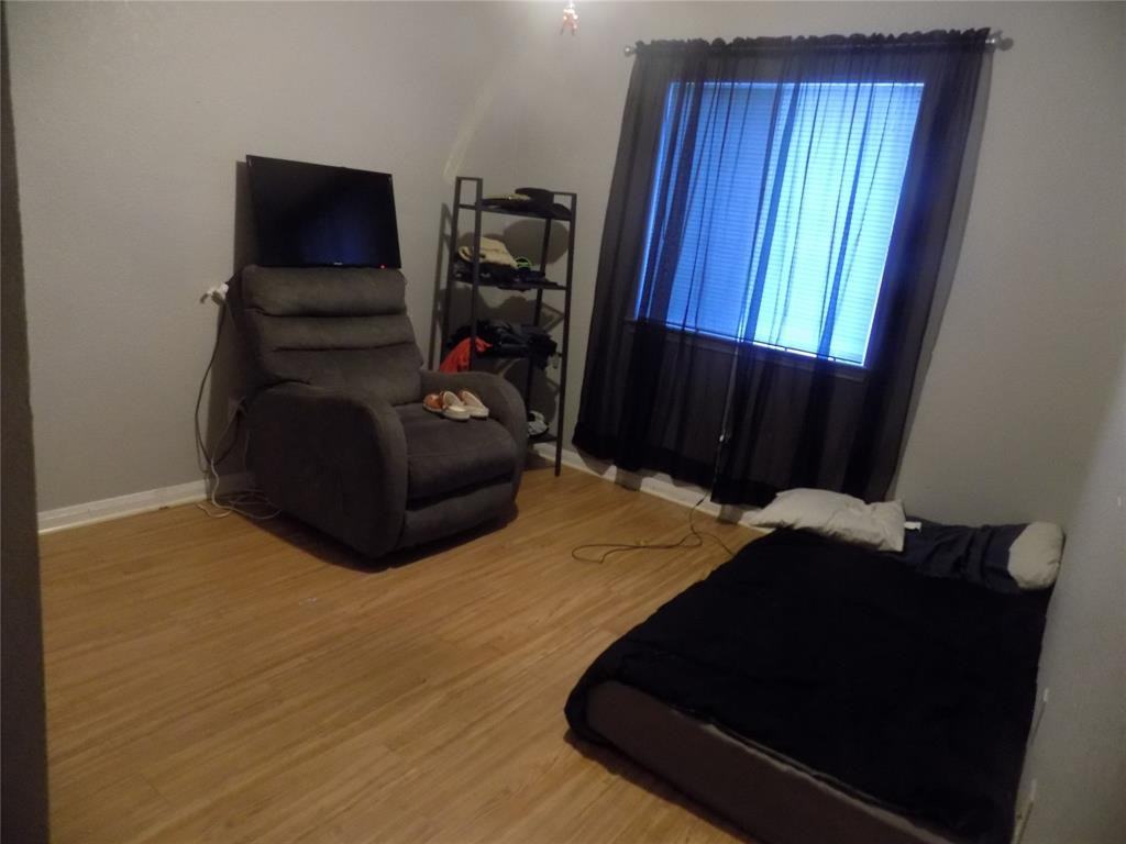 412 Katy Xing - Photo 2 of 8