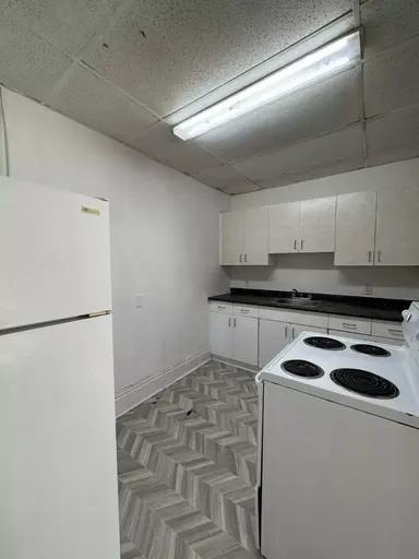 277 Balmoral St #C - Photo 3 of 4