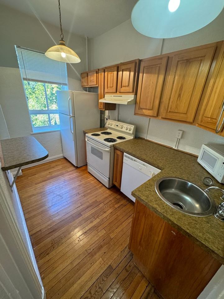 BERKLEY APARTMENTS - Photo 4 of 50