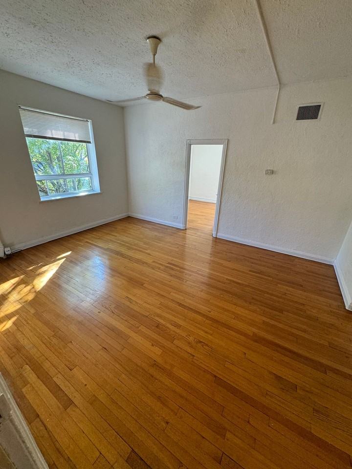 BERKLEY APARTMENTS - Photo 7 of 50