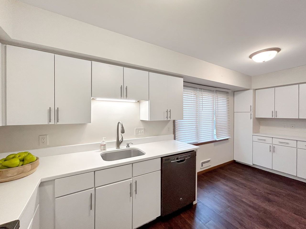 6310 Vernon Ave S - Photo 4 of 28